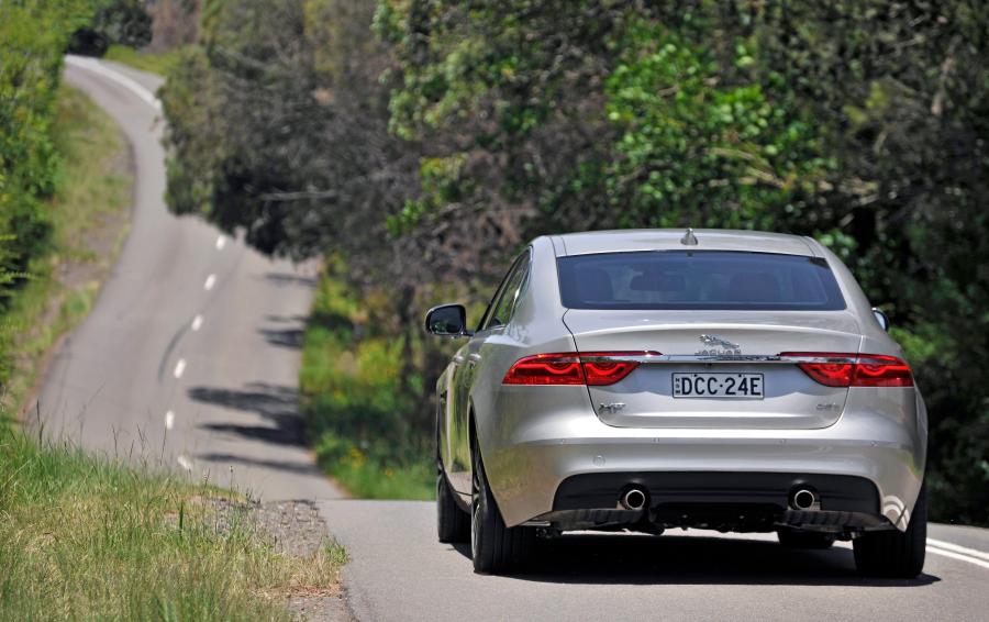  Jaguar XF Portfolio 2016 года  (AU) (фото 5 из 20)